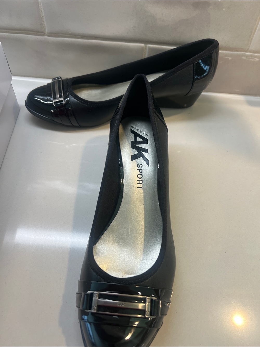 Anne Klein Women's Black Slip-On Wedge with Metallic Accent NWT 9.5 - Picture 2 of 10